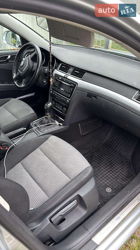 Универсал Skoda Superb 2012 в Дрогобыче