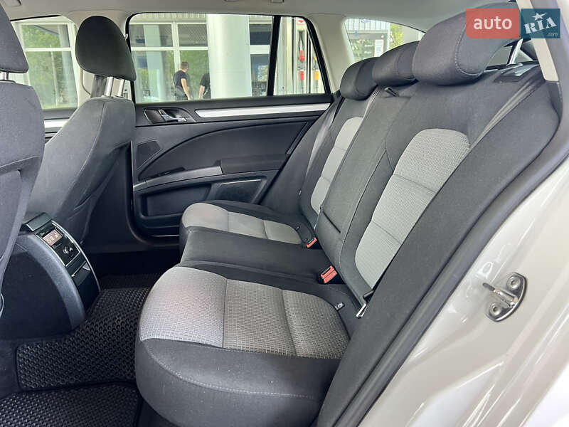 Универсал Skoda Superb 2012 в Николаеве
