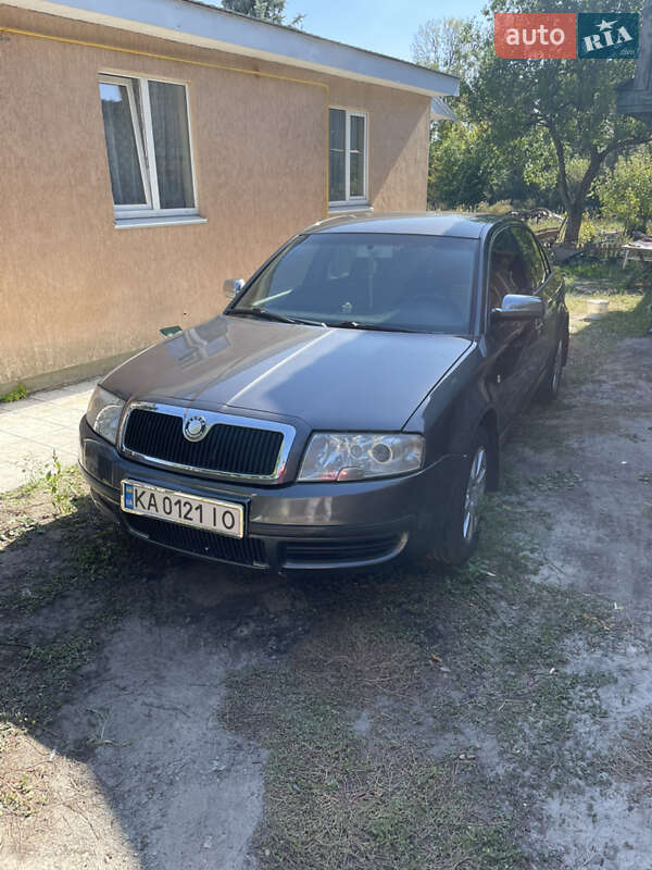 Лифтбек Skoda Superb 2005 в 
