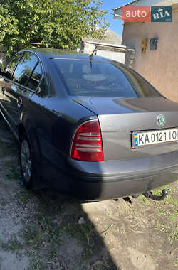 Лифтбек Skoda Superb 2005 в 