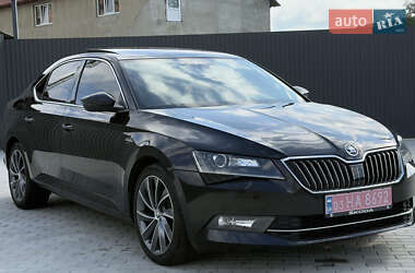 Лифтбек Skoda Superb 2017 в 
