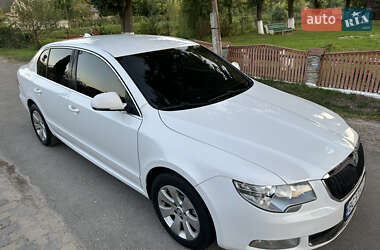 Лифтбек Skoda Superb 2012 в 