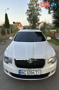 Лифтбек Skoda Superb 2012 в 