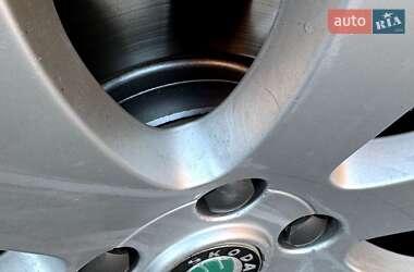 Лифтбек Skoda Superb 2011 в 