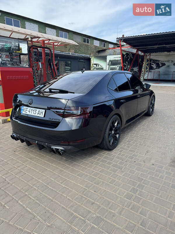 Лифтбек Skoda Superb 2016 в Кривом Роге