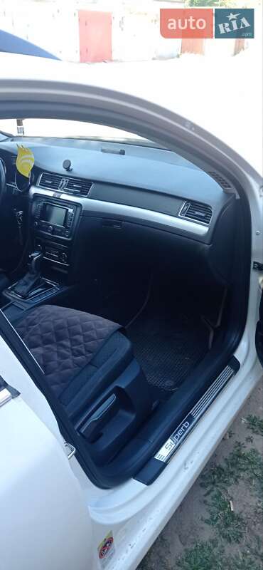 Універсал Skoda Superb 2013 в Чернігові