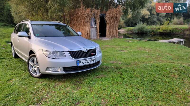Универсал Skoda Superb 2010 в Луцке