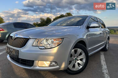 Лифтбек Skoda Superb 2013 в 