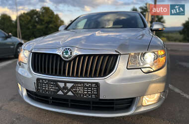 Лифтбек Skoda Superb 2013 в 