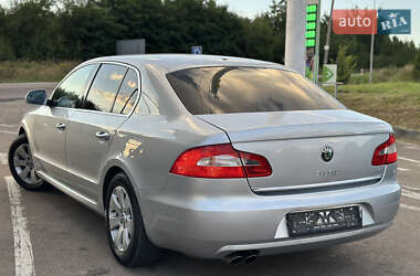 Лифтбек Skoda Superb 2013 в 