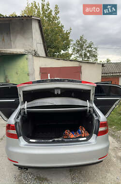 Лифтбек Skoda Superb 2013 в 