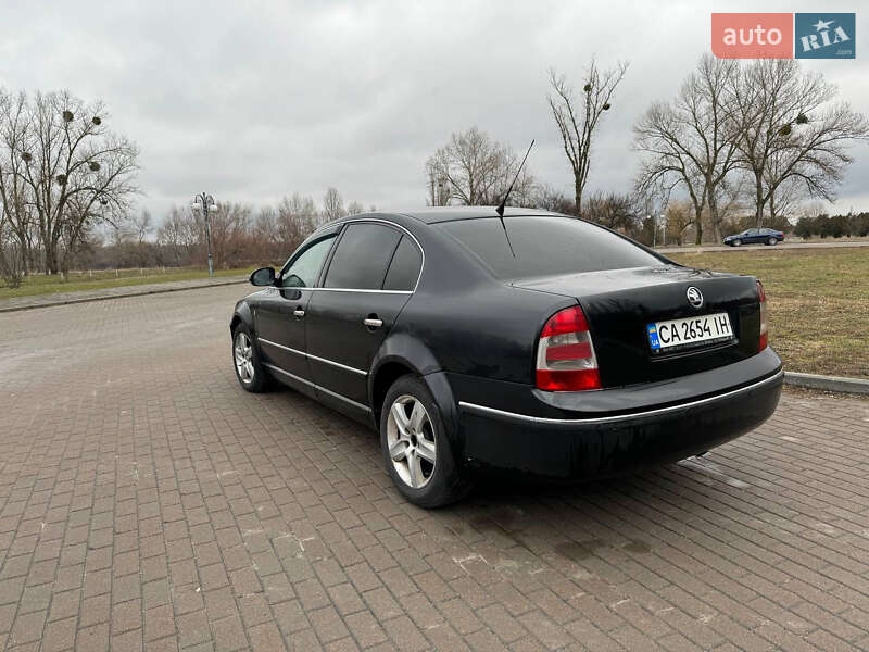 Лифтбек Skoda Superb 2007 в Каневе