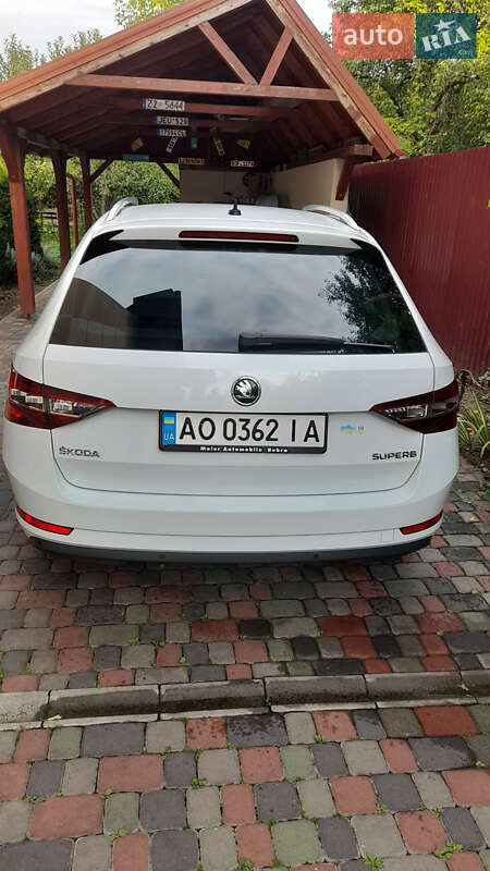 Универсал Skoda Superb 2016 в Ужгороде