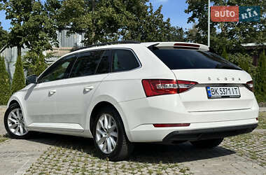 Универсал Skoda Superb 2021 в 