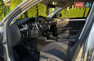 Лифтбек Skoda Superb 2013 в 