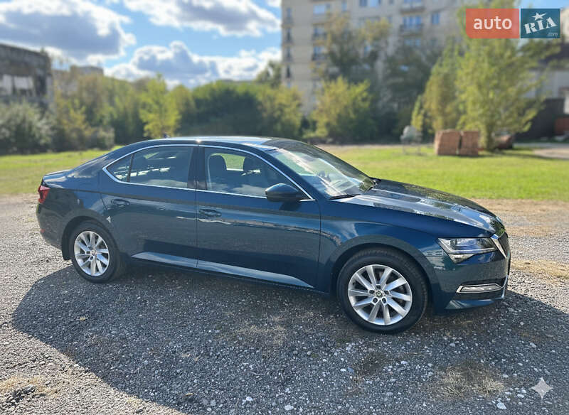 Лифтбек Skoda Superb 2021 в Киеве