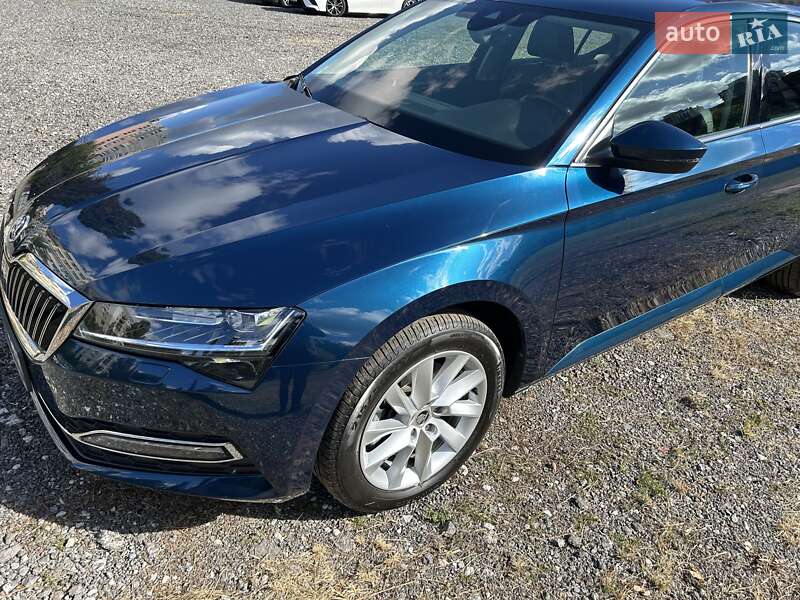 Лифтбек Skoda Superb 2021 в Киеве