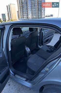 Лифтбек Skoda Superb 2011 в 