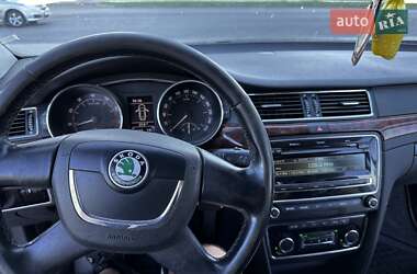 Лифтбек Skoda Superb 2011 в 