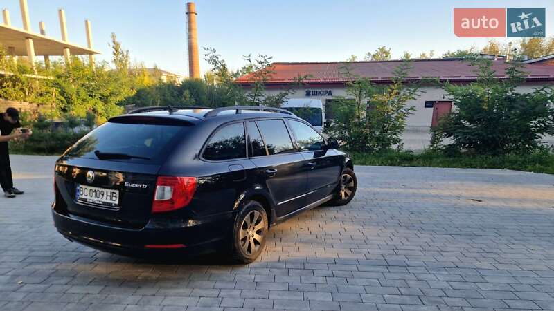 Универсал Skoda Superb 2013 в Львове
