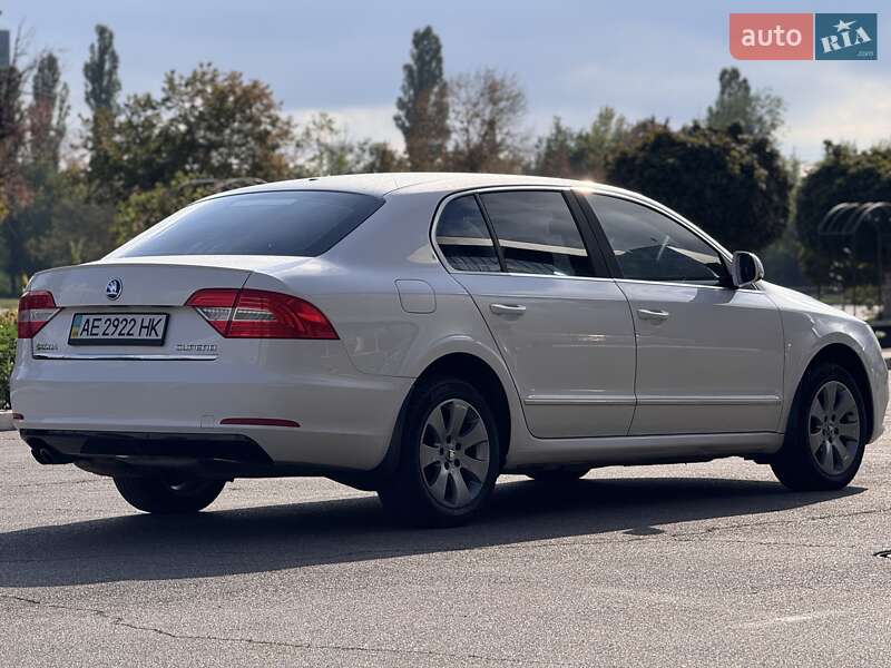 Лифтбек Skoda Superb 2013 в Кривом Роге