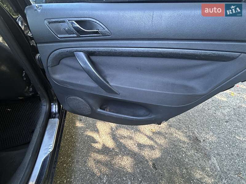 Лифтбек Skoda Superb 2004 в Переяславе