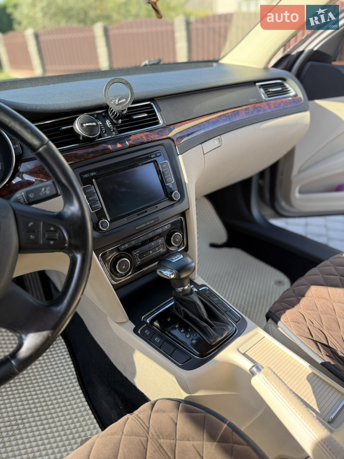 2010 Skoda Superb - мініатюра 9