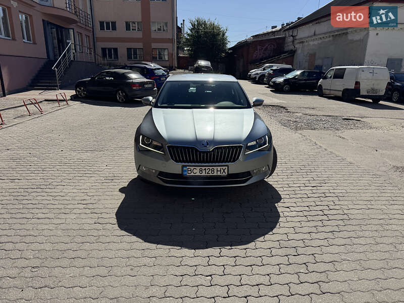 Лифтбек Skoda Superb 2018 в Львове