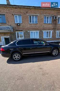 Лифтбек Skoda Superb 2012 в 