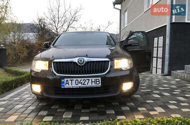Лифтбек Skoda Superb 2012 в 