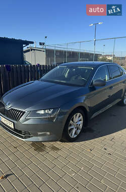 Лифтбек Skoda Superb 2018 в 