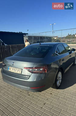 Лифтбек Skoda Superb 2018 в 