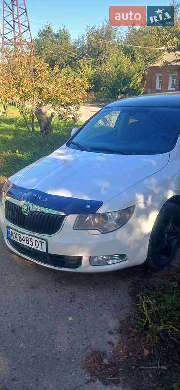 Лифтбек Skoda Superb 2009 в 