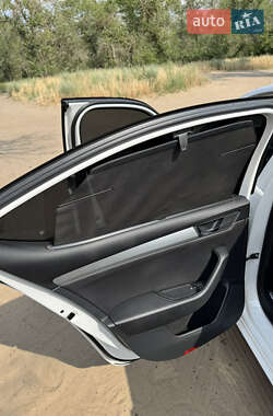 Лифтбек Skoda Superb 2015 в 