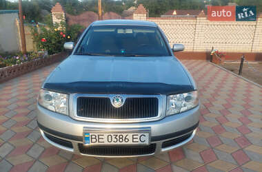 Лифтбек Skoda Superb 2004 в 