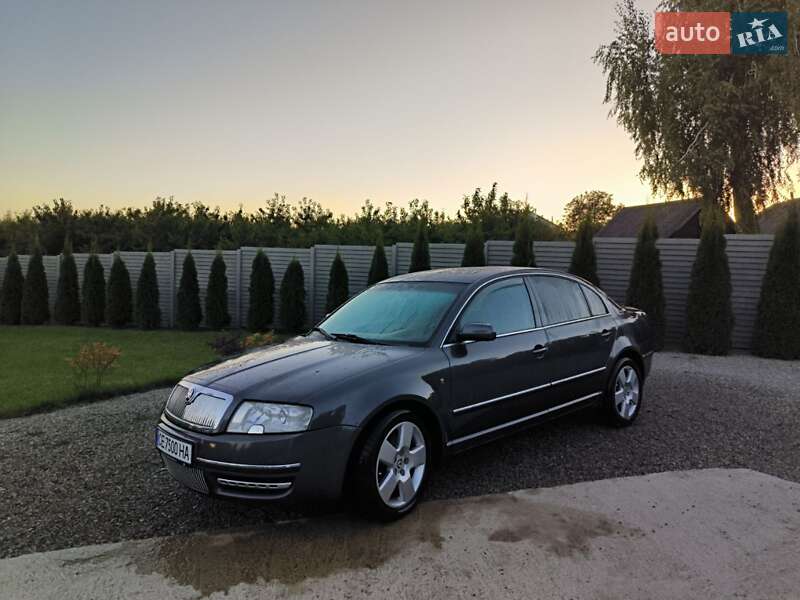 Лифтбек Skoda Superb 2005 в 