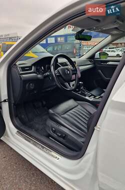 Универсал Skoda Superb 2017 в 