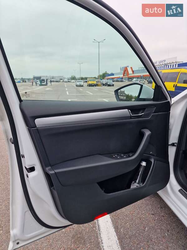 Универсал Skoda Superb 2017 в Львове фото 163 Универсал Skoda Superb 2017 в Львове