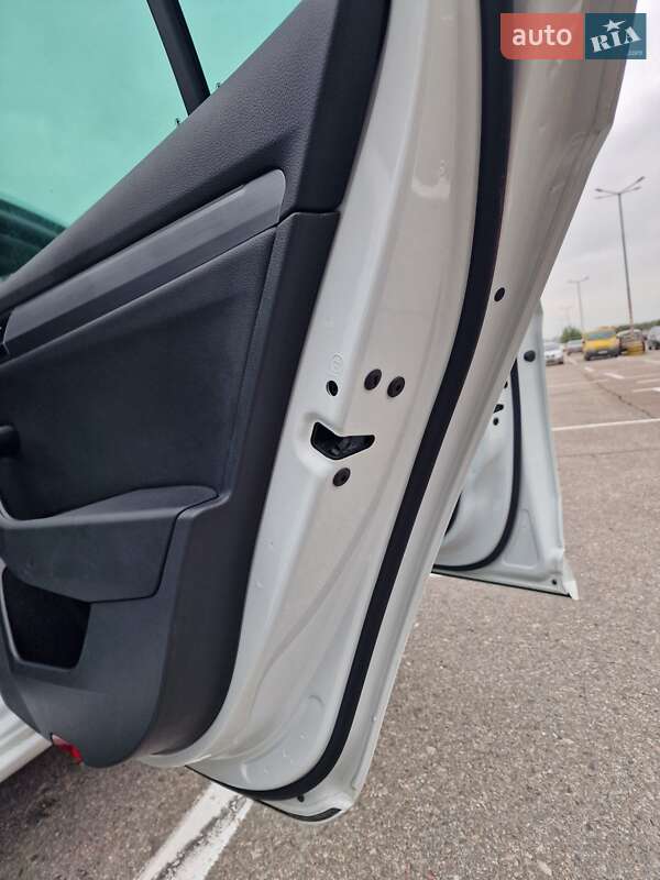 Универсал Skoda Superb 2017 в Львове фото 51 Универсал Skoda Superb 2017 в Львове