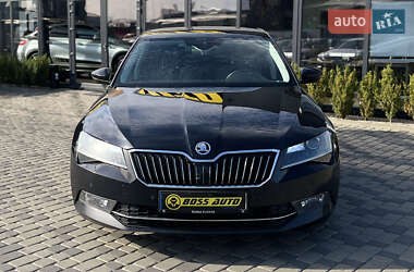 Лифтбек Skoda Superb 2019 в 