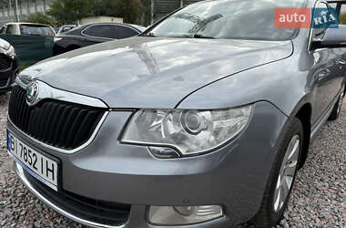 Лифтбек Skoda Superb 2012 в 