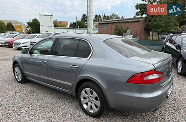 Лифтбек Skoda Superb 2012 в 