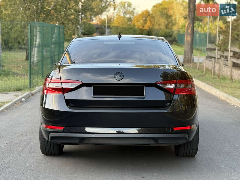 Лифтбек Skoda Superb 2016 в Днепре