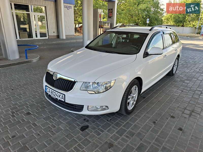 Универсал Skoda Superb 2011 в 