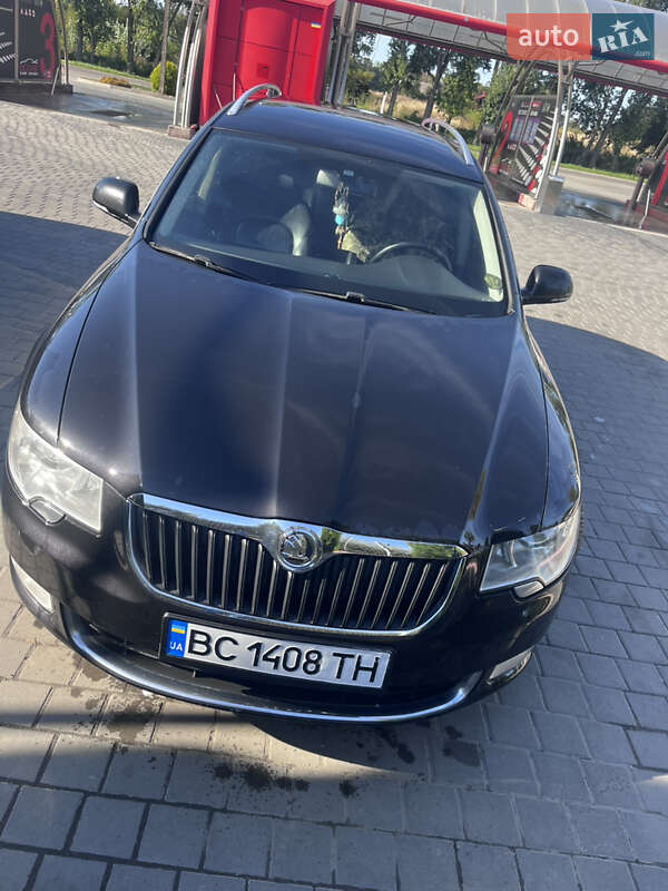 Универсал Skoda Superb 2012 в Самборе