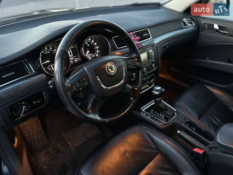 Универсал Skoda Superb 2012 в Ровно