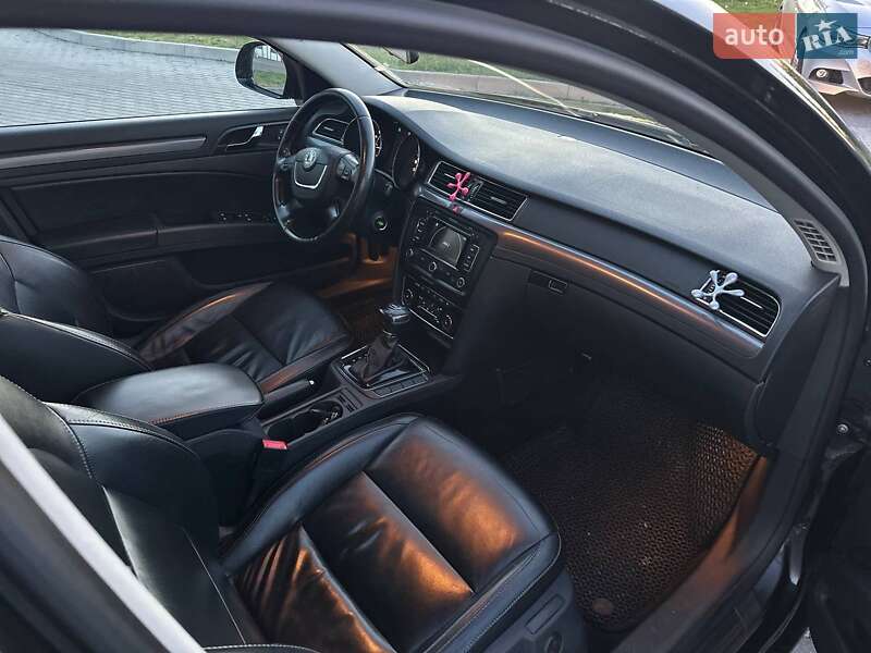 Универсал Skoda Superb 2012 в Ровно