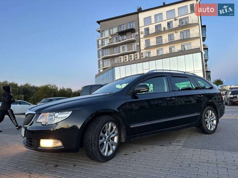 Универсал Skoda Superb 2012 в Ровно