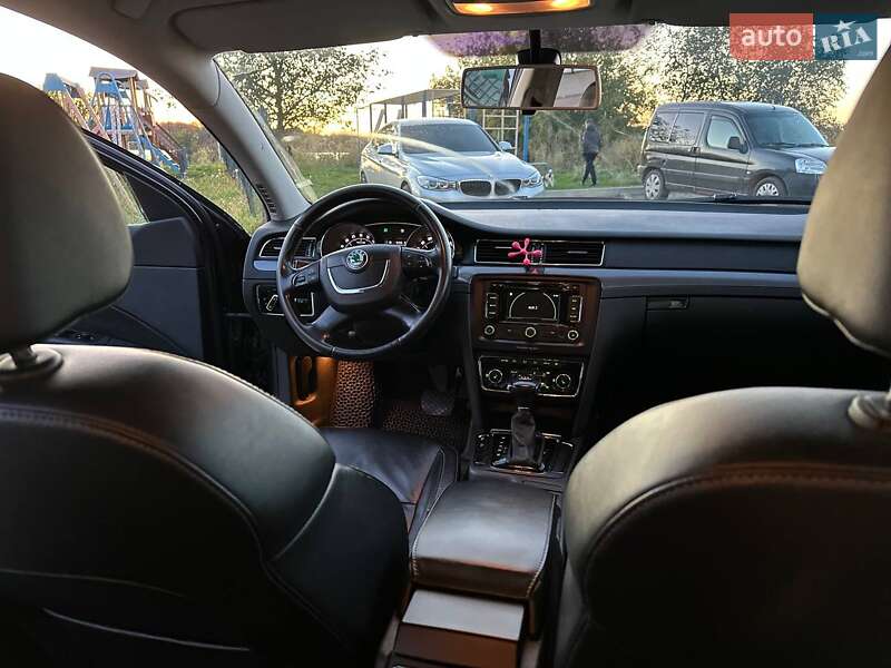 Универсал Skoda Superb 2012 в Ровно