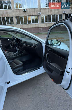 Лифтбек Skoda Superb 2016 в 